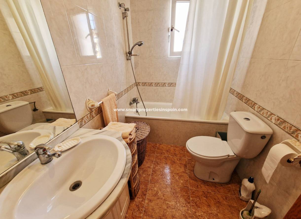 Wiederverkauf - Semi Detached Villa - La Marina - Urbanización La Marina