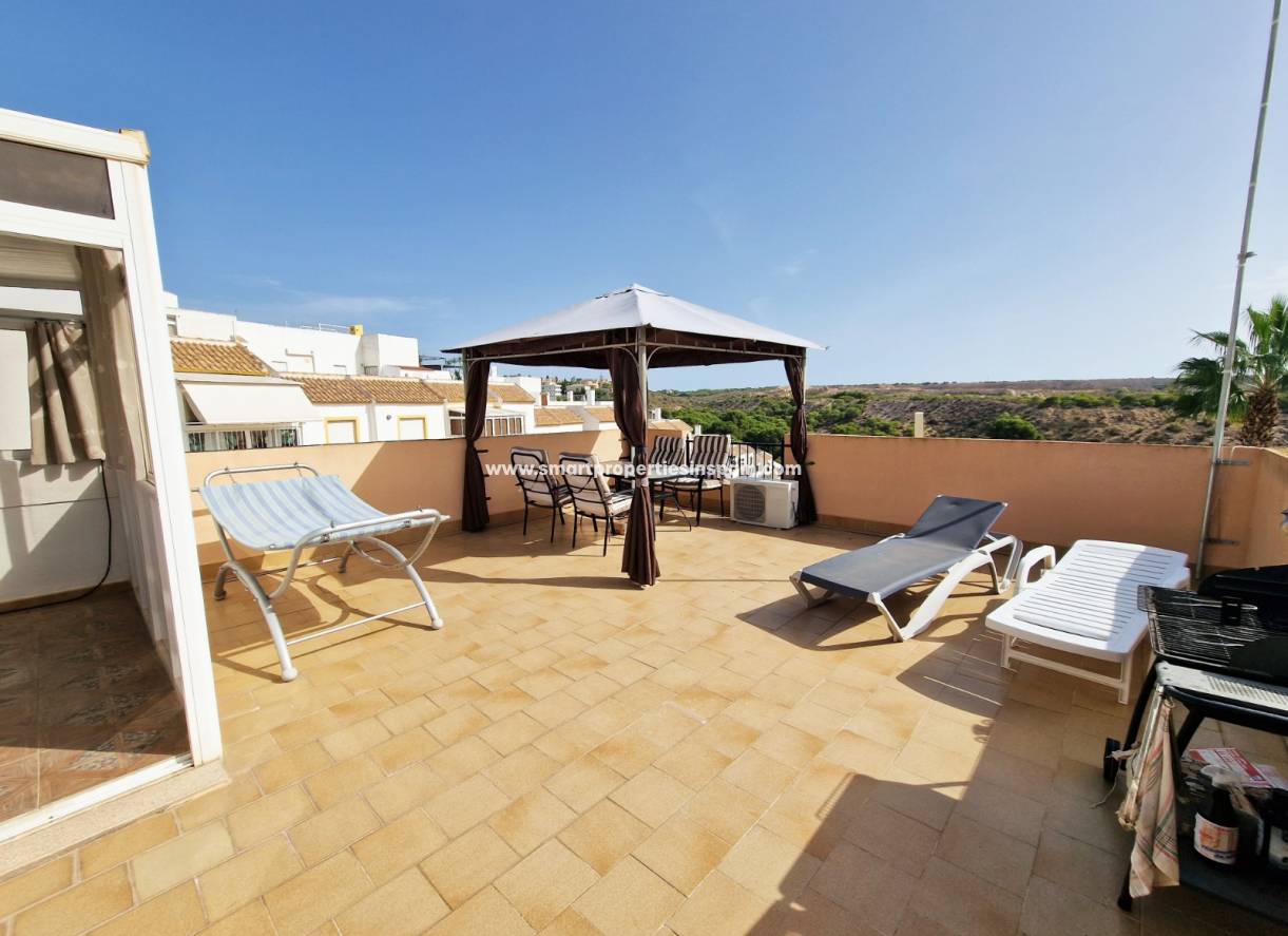 Wiederverkauf - Semi Detached Villa - La Marina - Urbanización La Marina