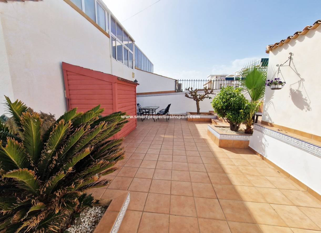 Wiederverkauf - Semi Detached Villa - La Marina - Urbanización La Marina