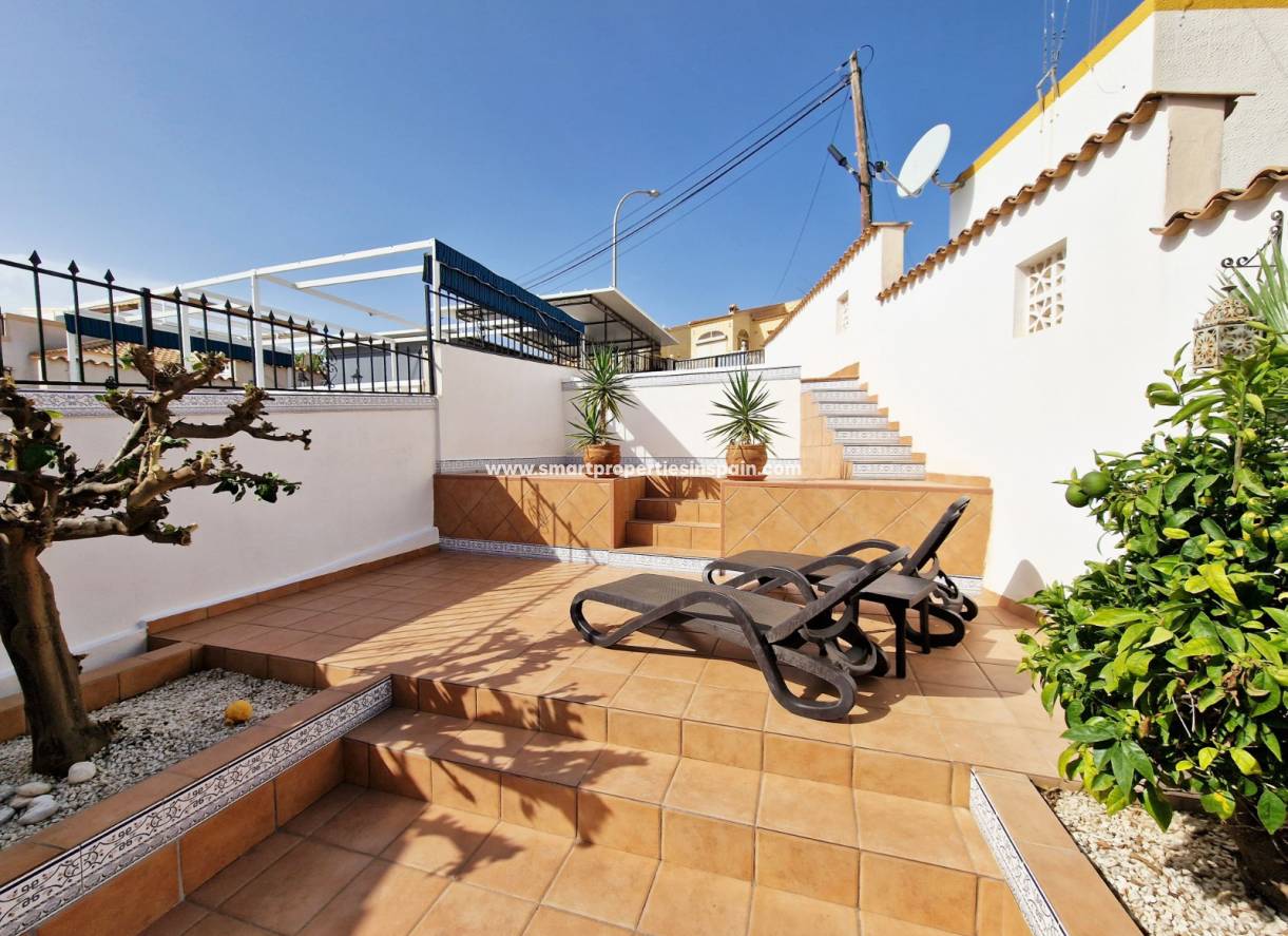 Wiederverkauf - Semi Detached Villa - La Marina - Urbanización La Marina