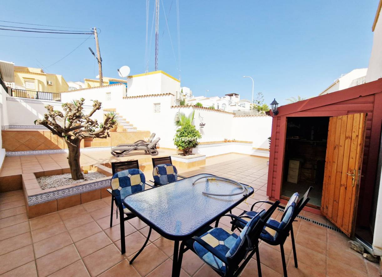 Wiederverkauf - Semi Detached Villa - La Marina - Urbanización La Marina
