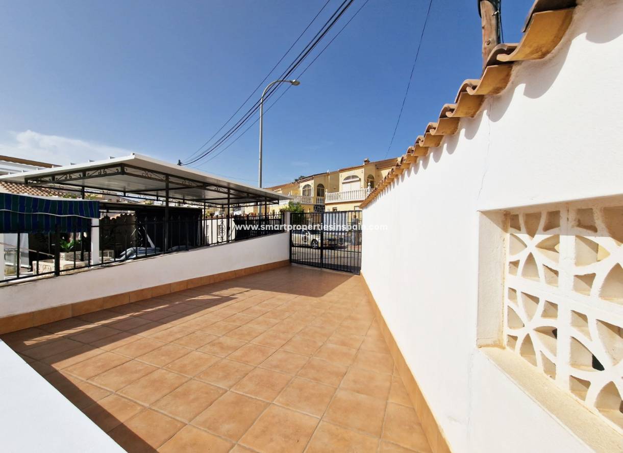 Wiederverkauf - Semi Detached Villa - La Marina - Urbanización La Marina