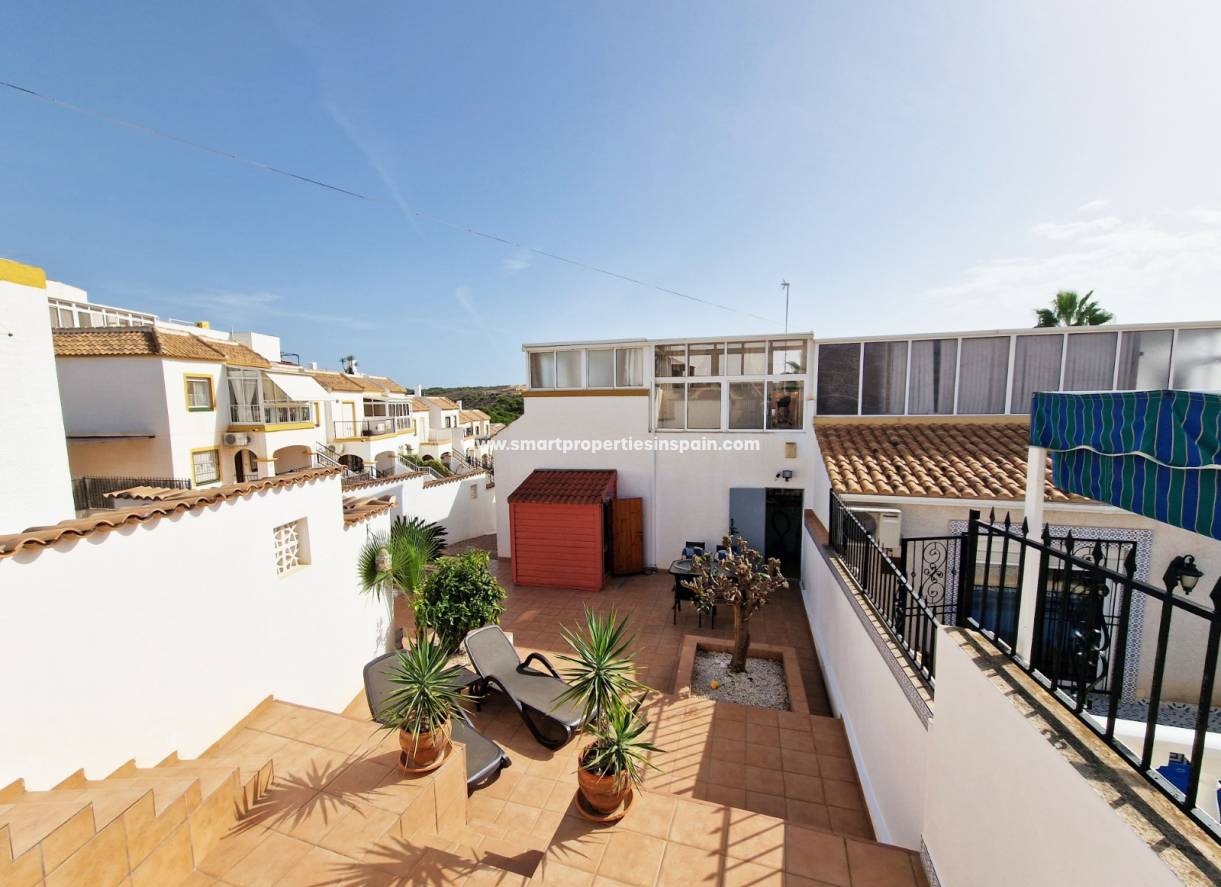 Wiederverkauf - Semi Detached Villa - La Marina - Urbanización La Marina