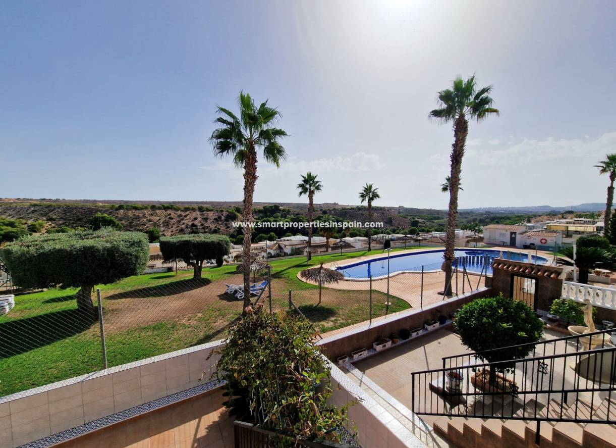 Wiederverkauf - Semi Detached Villa - La Marina - Urbanización La Marina