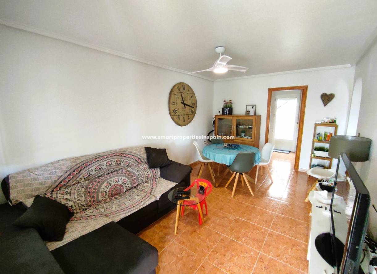 Wiederverkauf - Semi Detached Villa - La Marina - Urbanización La Marina