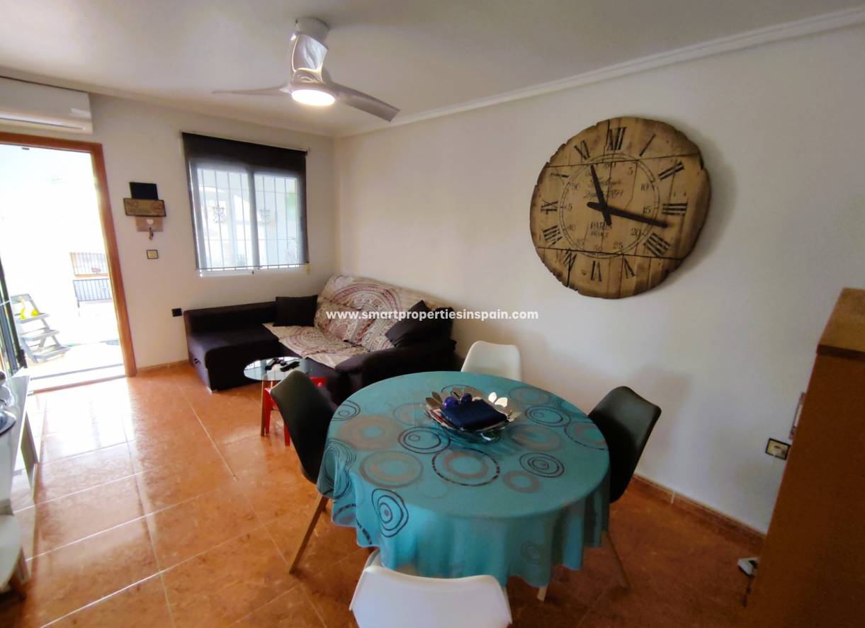 Wiederverkauf - Semi Detached Villa - La Marina - Urbanización La Marina