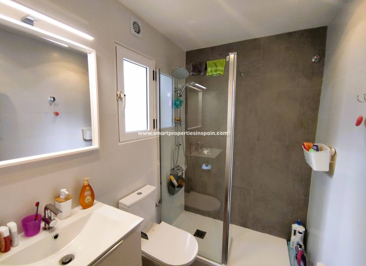 Wiederverkauf - Semi Detached Villa - La Marina - Urbanización La Marina