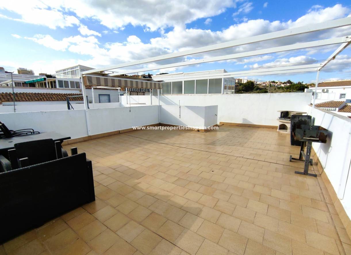 Wiederverkauf - Semi Detached Villa - La Marina - Urbanización La Marina