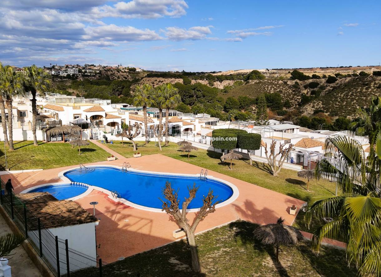 Wiederverkauf - Semi Detached Villa - La Marina - Urbanización La Marina