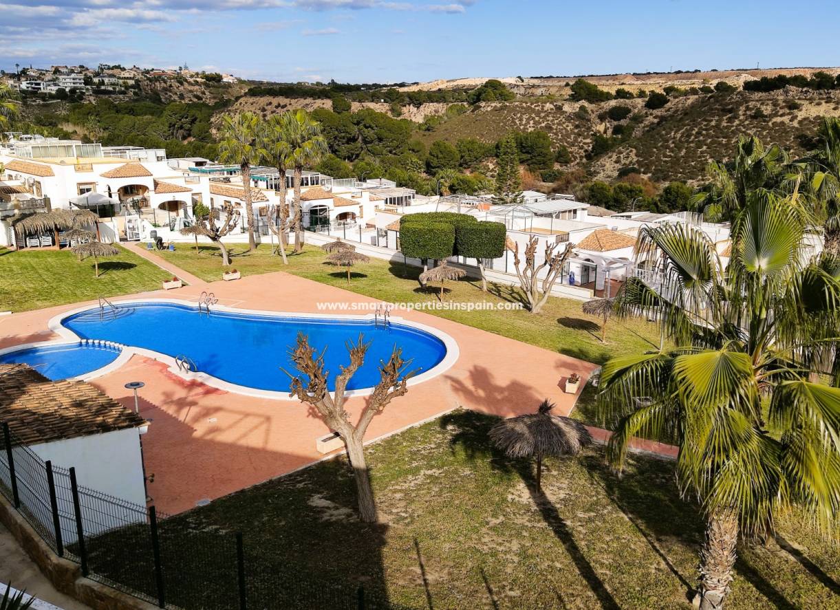 Wiederverkauf - Semi Detached Villa - La Marina - Urbanización La Marina