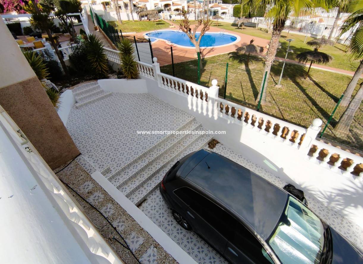 Wiederverkauf - Semi Detached Villa - La Marina - Urbanización La Marina