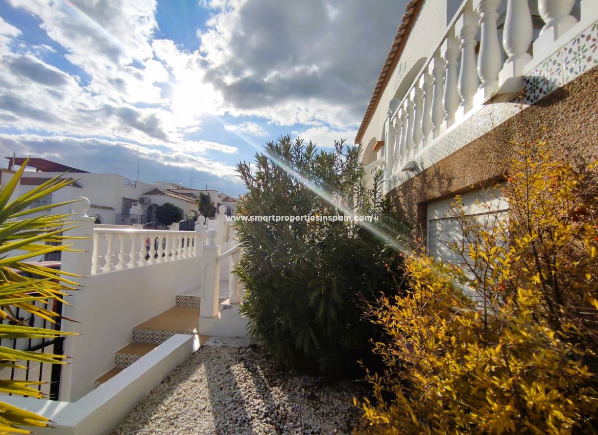 Wiederverkauf - Semi Detached Villa - La Marina - Urbanización La Marina