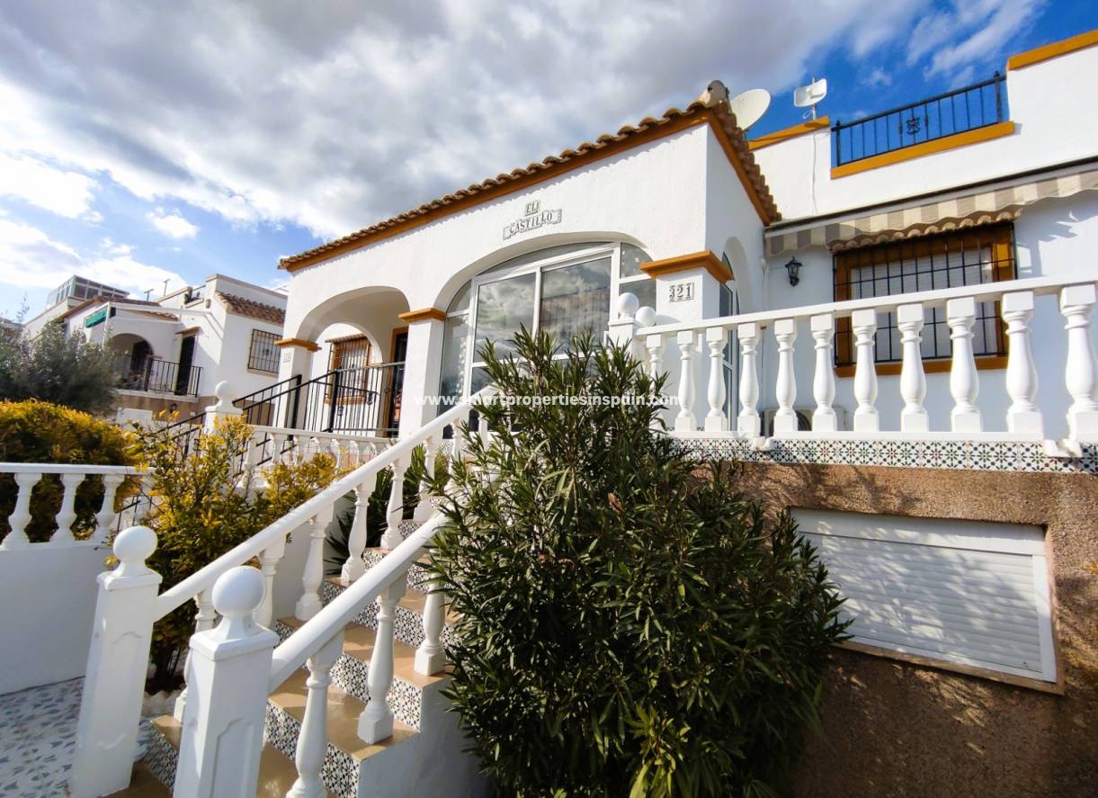 Wiederverkauf - Semi Detached Villa - La Marina - Urbanización La Marina