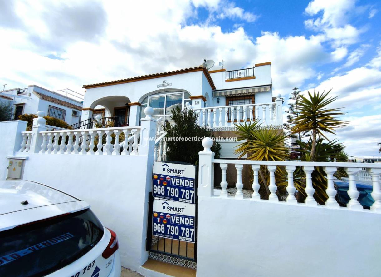 Wiederverkauf - Semi Detached Villa - La Marina - Urbanización La Marina