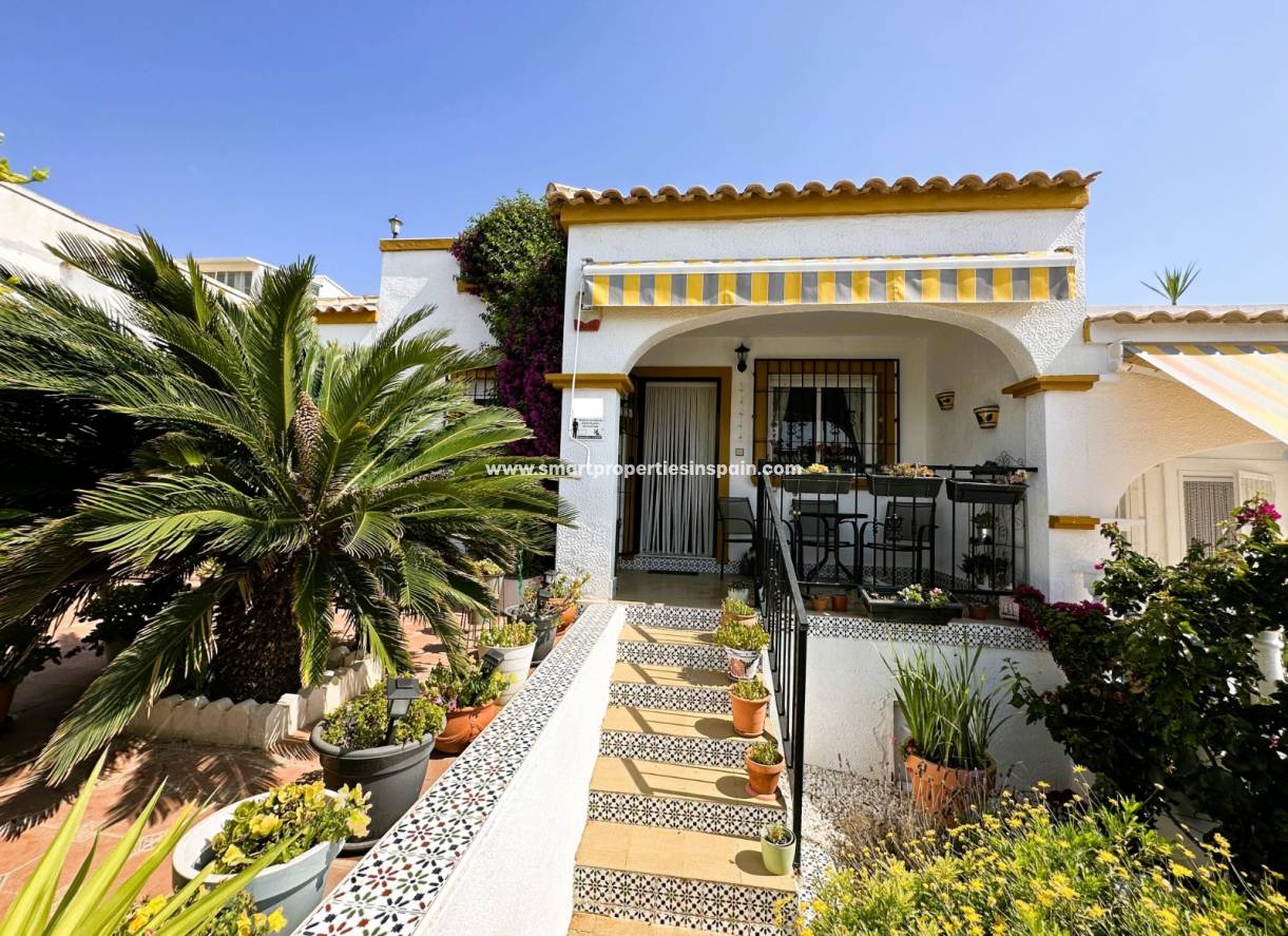 Wiederverkauf - Semi Detached Villa - La Marina - Urbanización La Marina