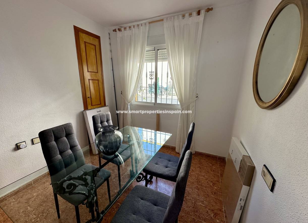 Wiederverkauf - Semi Detached Villa - La Marina - Urbanización La Marina