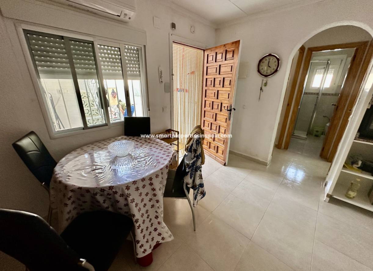 Wiederverkauf - Semi Detached Villa - La Marina - Urbanización La Marina
