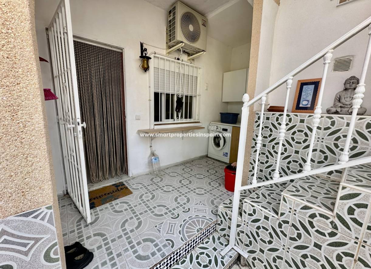 Wiederverkauf - Semi Detached Villa - La Marina - Urbanización La Marina