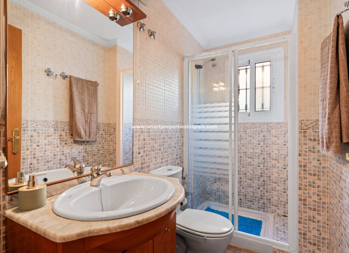Wiederverkauf - Semi Detached Villa - La Marina - Urbanización La Marina