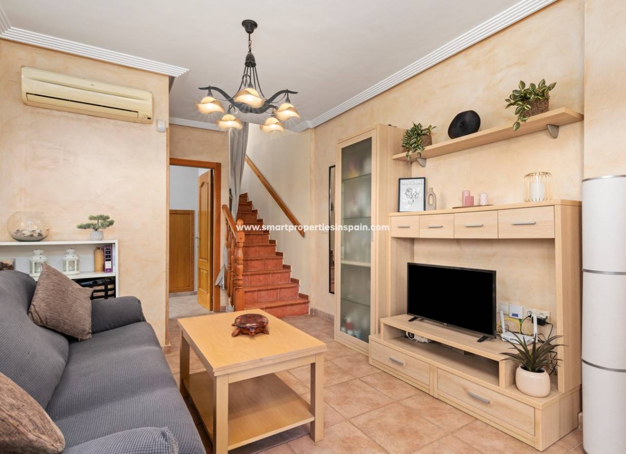 Wiederverkauf - Semi Detached Villa - La Marina - Urbanización La Marina