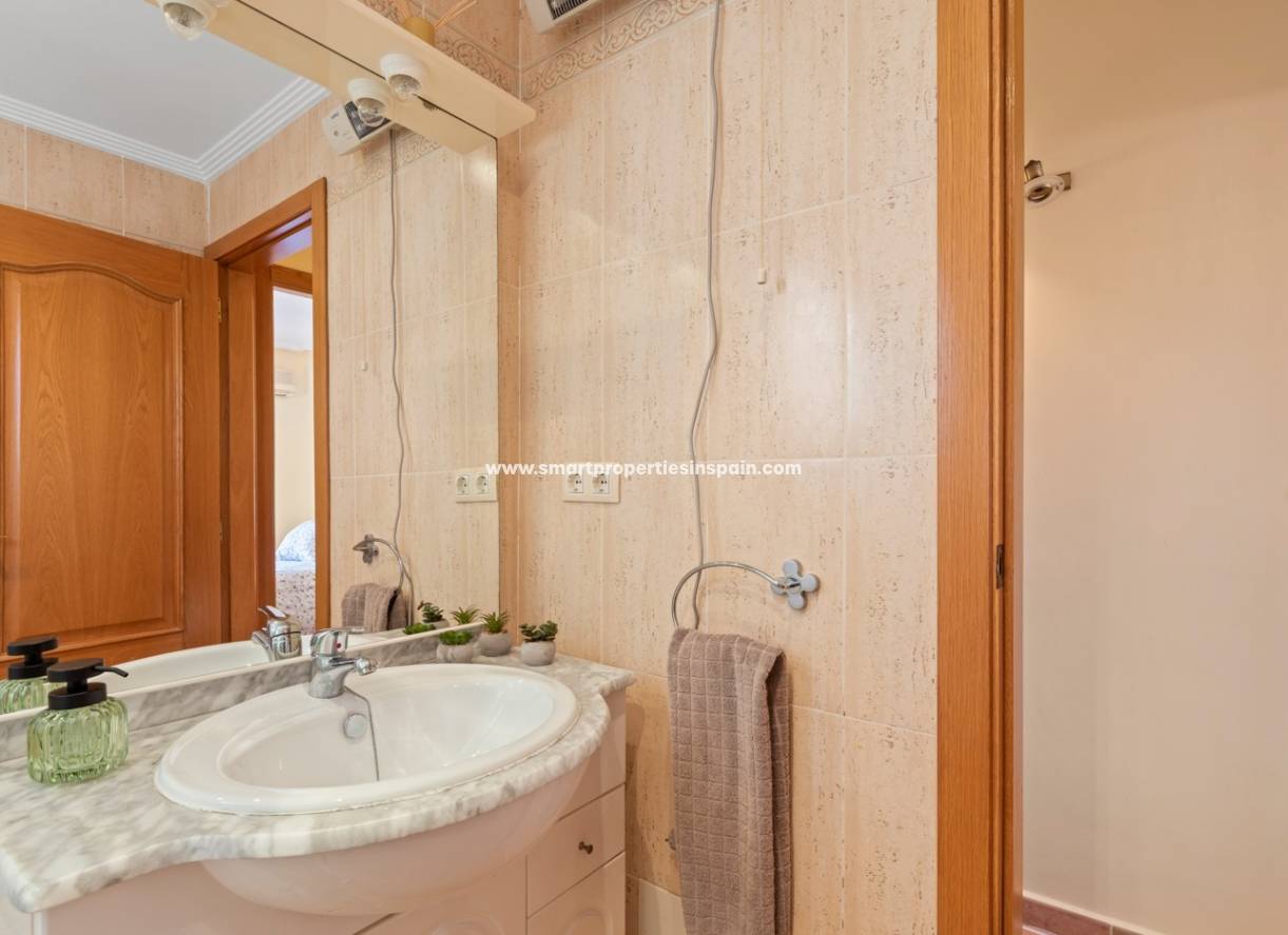 Wiederverkauf - Semi Detached Villa - La Marina - Urbanización La Marina