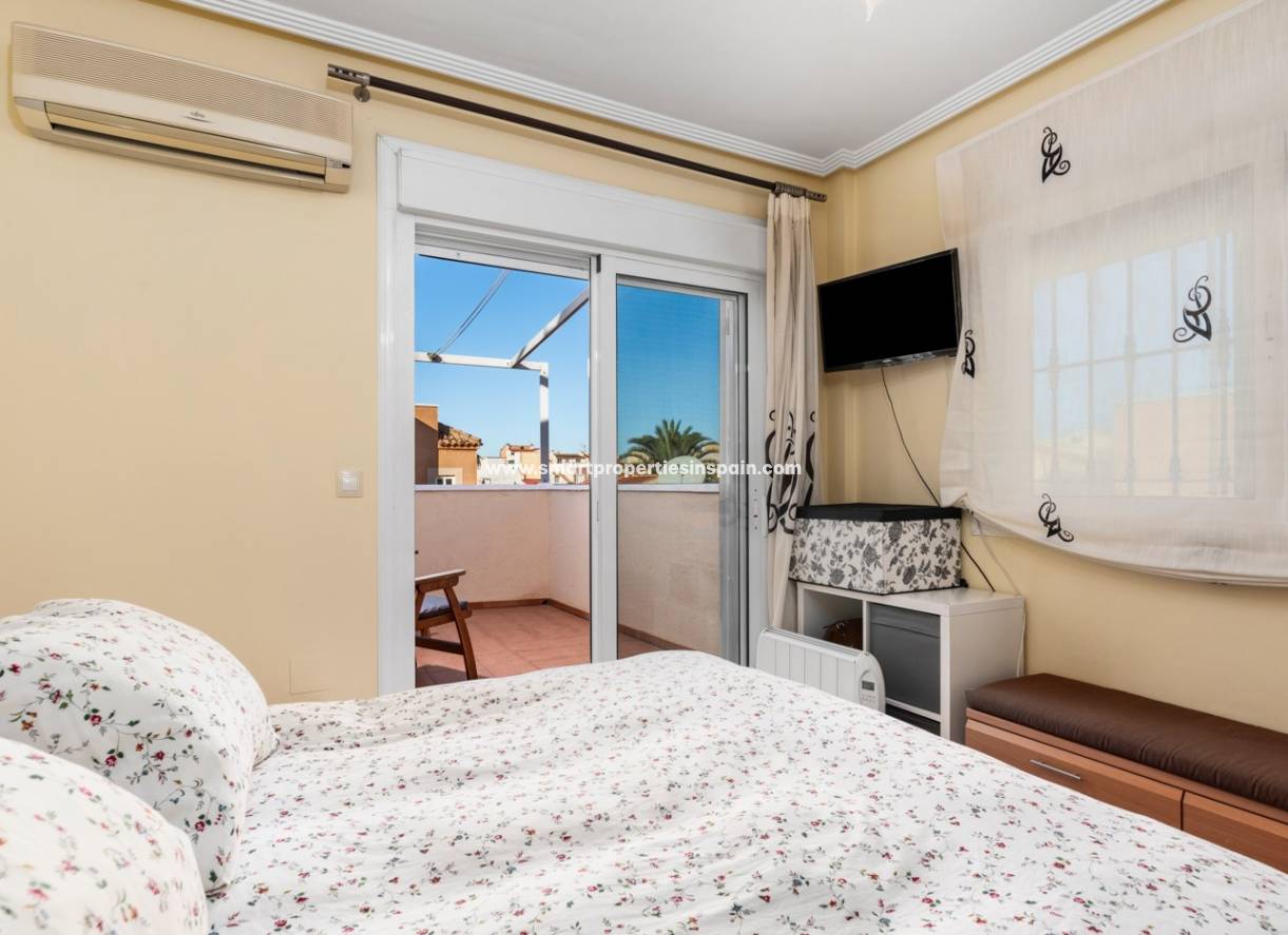 Wiederverkauf - Semi Detached Villa - La Marina - Urbanización La Marina