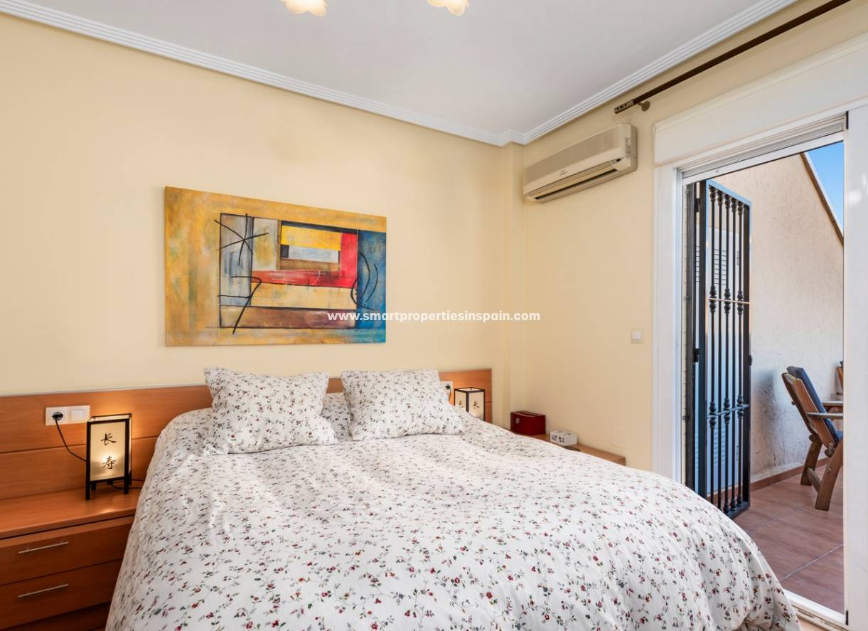 Wiederverkauf - Semi Detached Villa - La Marina - Urbanización La Marina