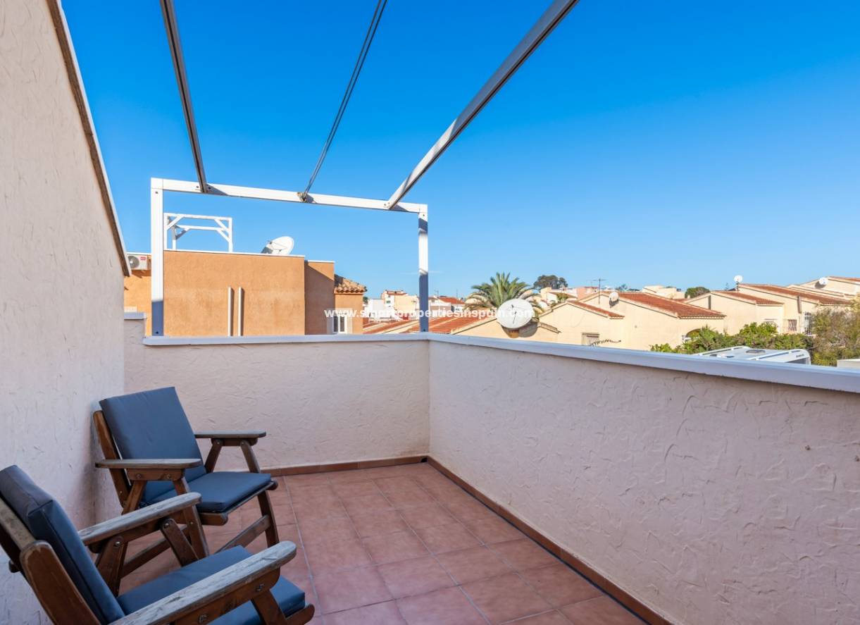 Wiederverkauf - Semi Detached Villa - La Marina - Urbanización La Marina