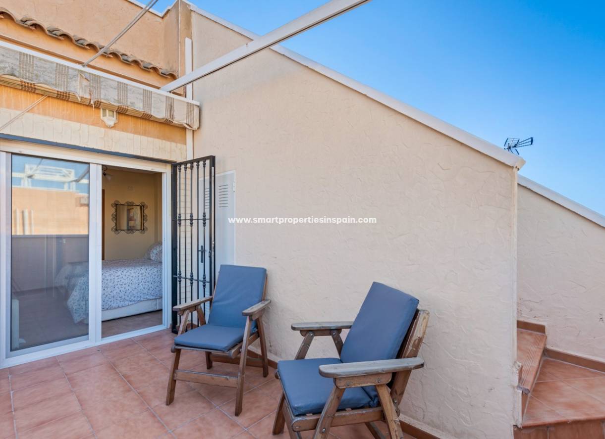 Wiederverkauf - Semi Detached Villa - La Marina - Urbanización La Marina