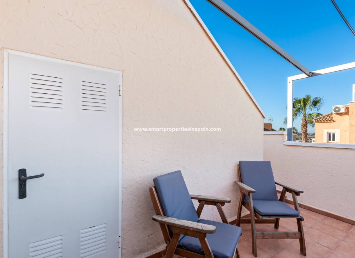 Wiederverkauf - Semi Detached Villa - La Marina - Urbanización La Marina