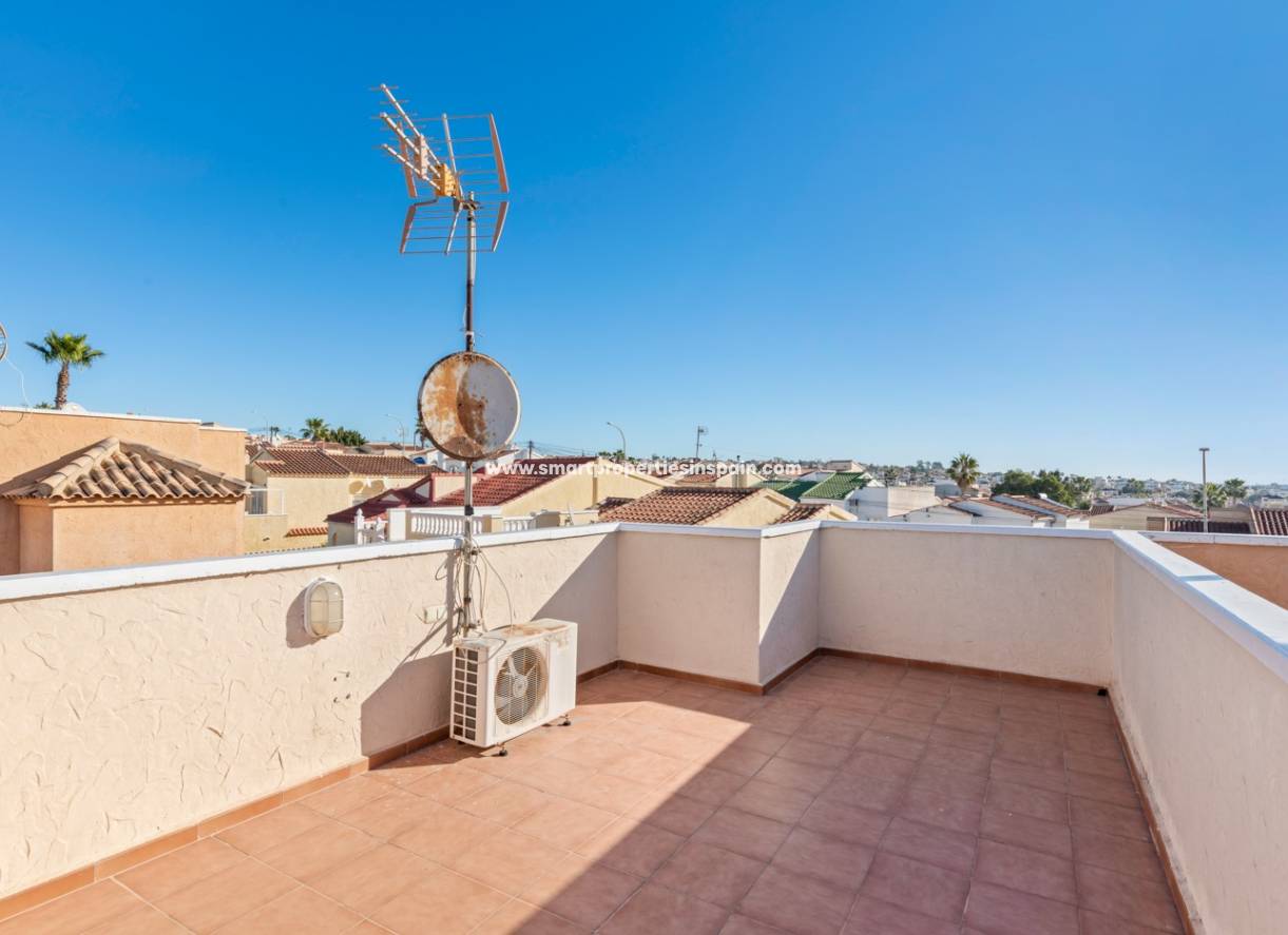 Wiederverkauf - Semi Detached Villa - La Marina - Urbanización La Marina