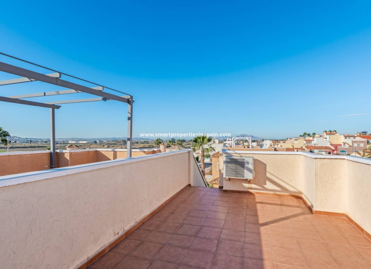 Wiederverkauf - Semi Detached Villa - La Marina - Urbanización La Marina