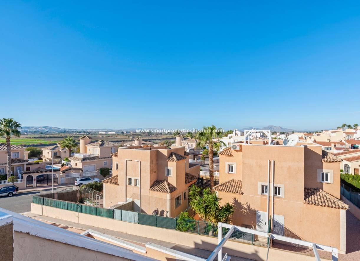 Wiederverkauf - Semi Detached Villa - La Marina - Urbanización La Marina