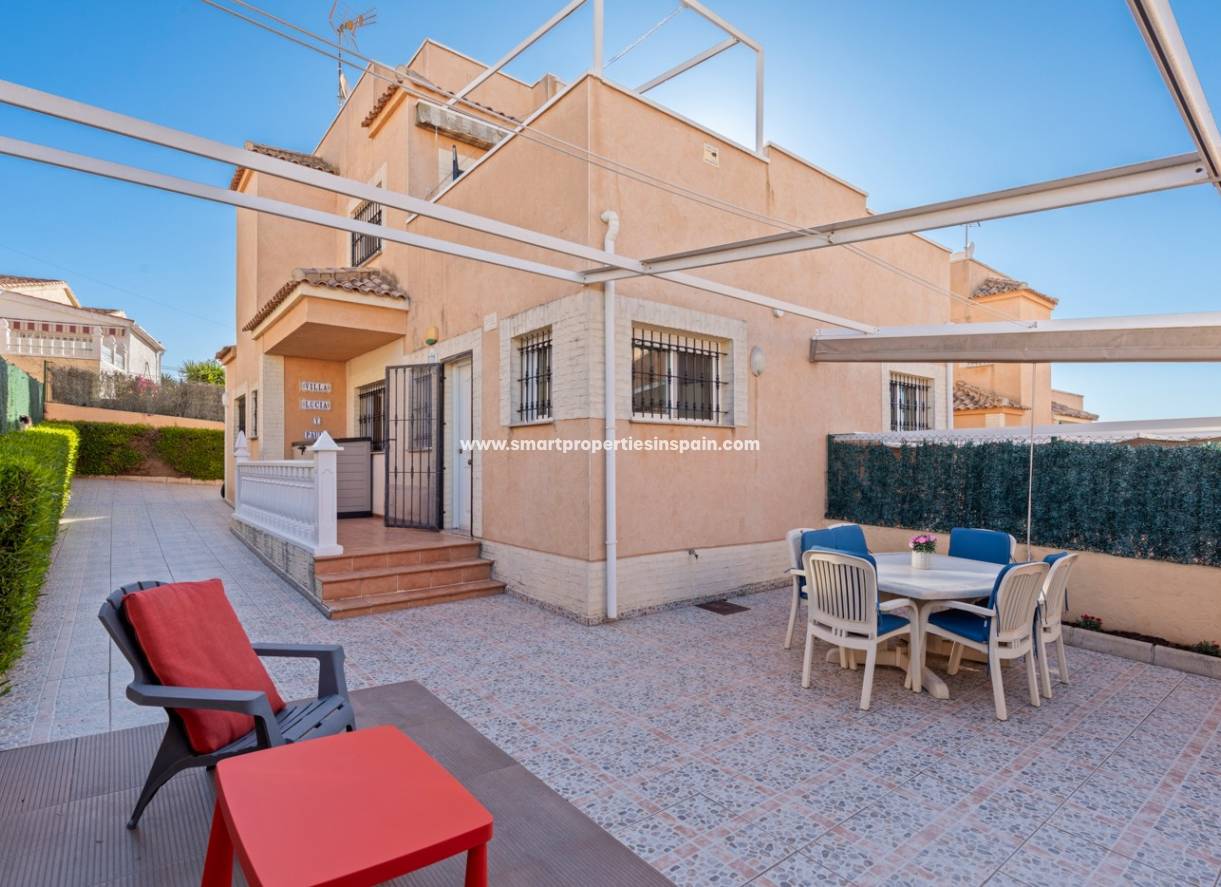 Wiederverkauf - Semi Detached Villa - La Marina - Urbanización La Marina