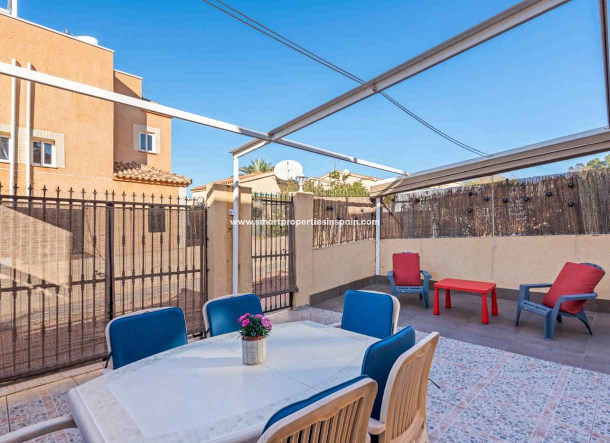 Wiederverkauf - Semi Detached Villa - La Marina - Urbanización La Marina