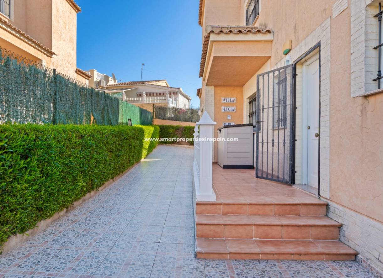 Wiederverkauf - Semi Detached Villa - La Marina - Urbanización La Marina