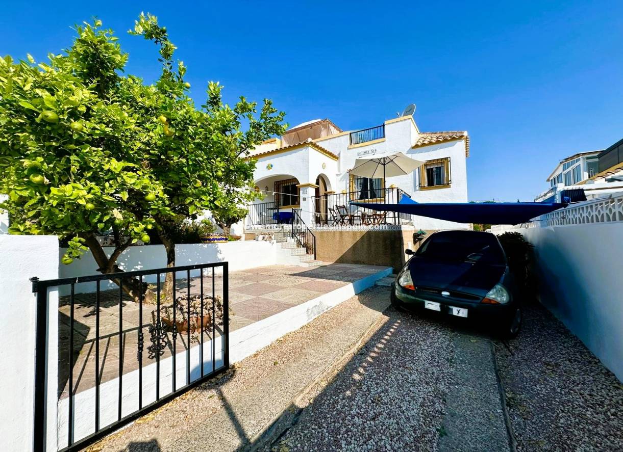 Wiederverkauf - Semi Detached Villa - La Marina - Urbanización La Marina