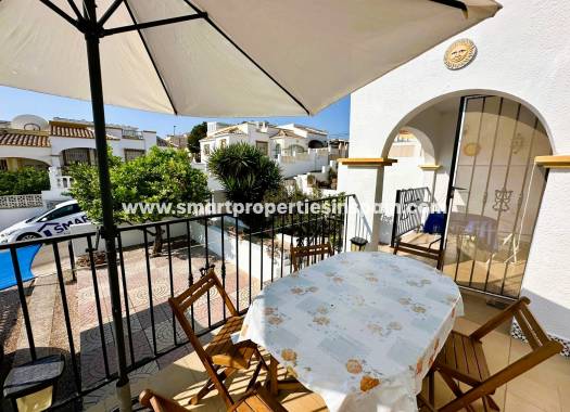Wiederverkauf - Semi Detached Villa - La Marina - Urbanización La Marina