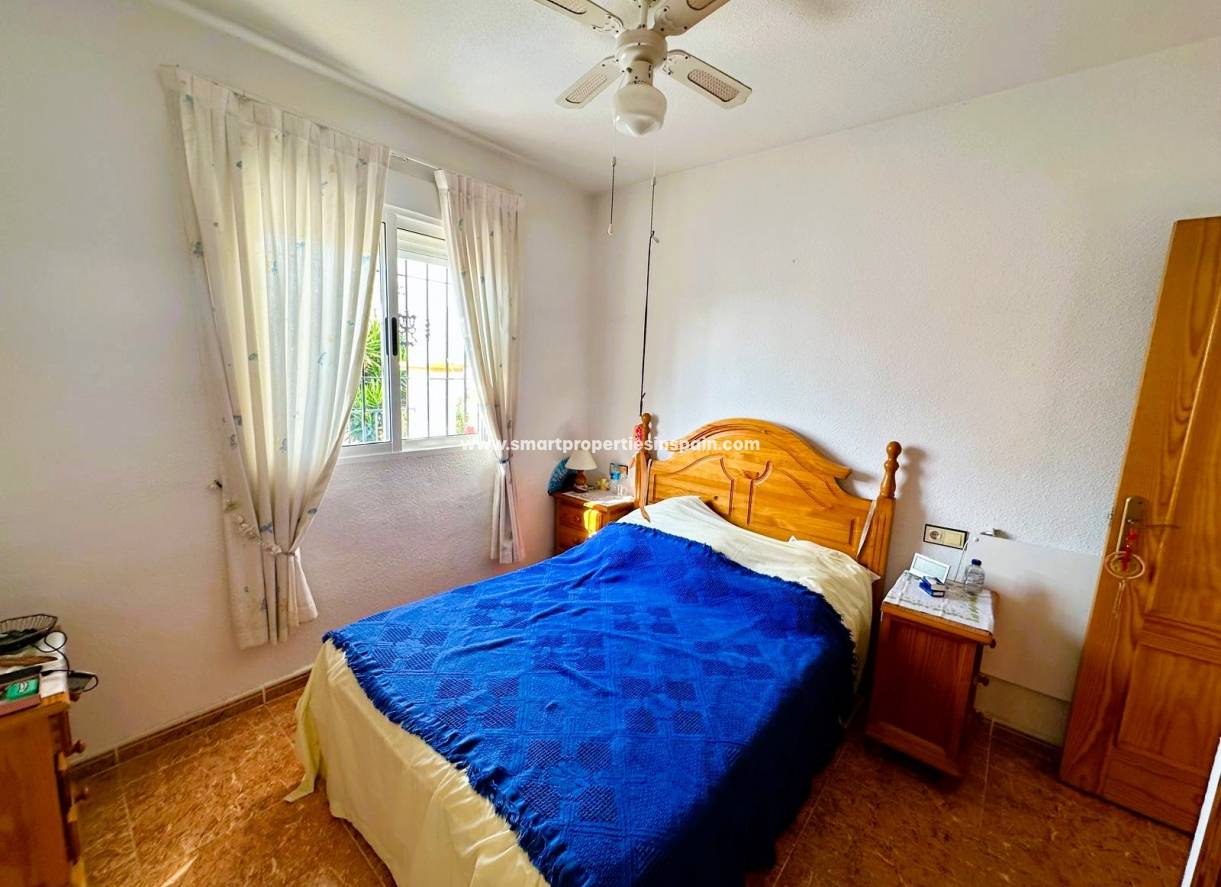 Wiederverkauf - Semi Detached Villa - La Marina - Urbanización La Marina