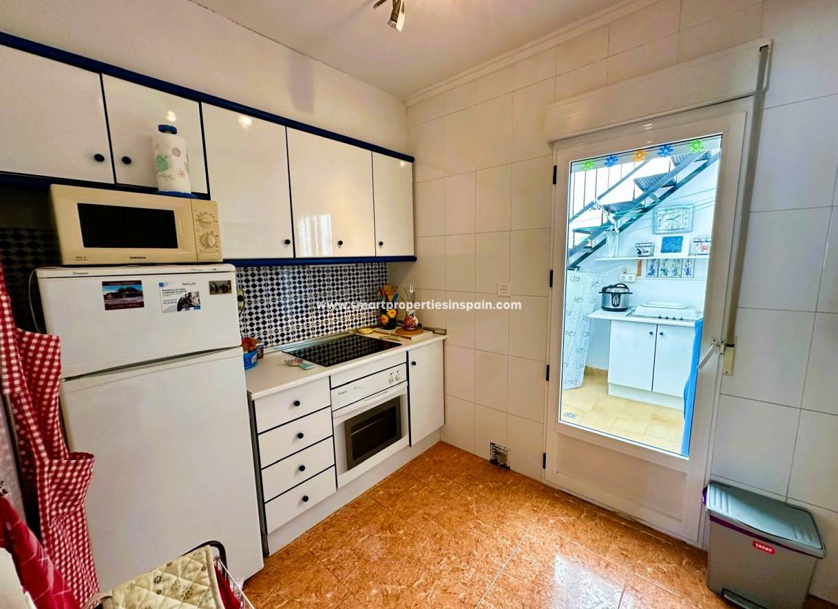 Wiederverkauf - Semi Detached Villa - La Marina - Urbanización La Marina