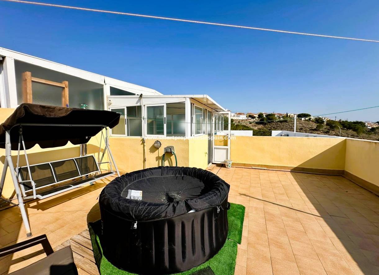 Wiederverkauf - Semi Detached Villa - La Marina - Urbanización La Marina