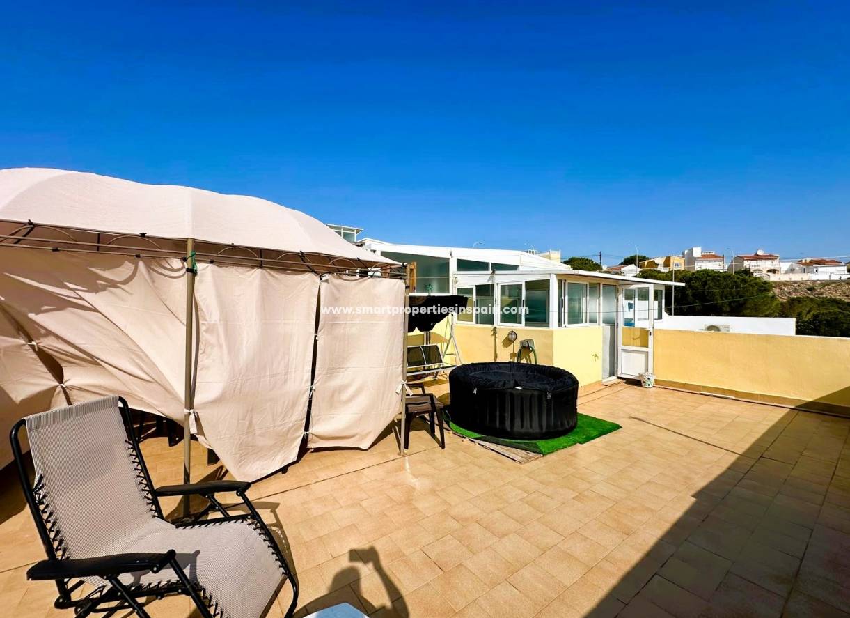 Wiederverkauf - Semi Detached Villa - La Marina - Urbanización La Marina