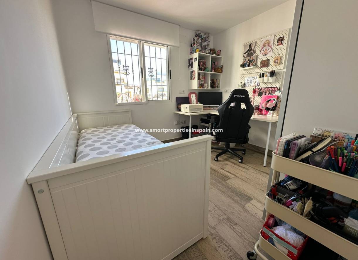 Wiederverkauf - Semi Detached Villa - La Marina - Urbanización La Marina