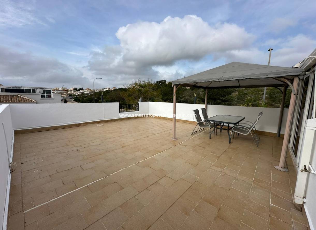 Wiederverkauf - Semi Detached Villa - La Marina - Urbanización La Marina