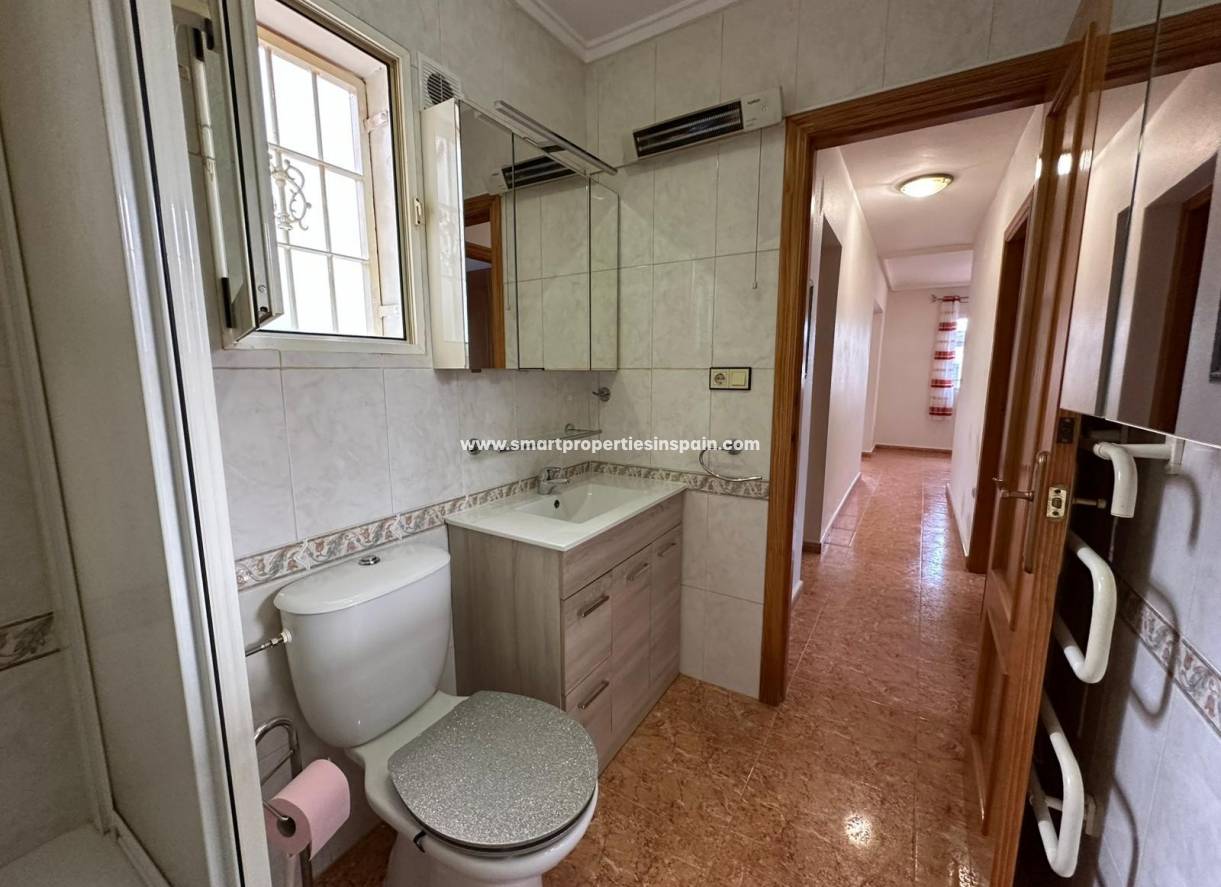 Wiederverkauf - Semi Detached Villa - La Marina - Urbanización La Marina