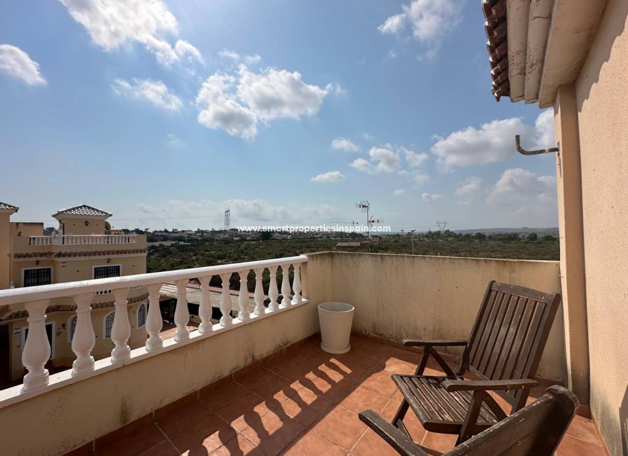 Wiederverkauf - Semi Detached Villa - La Marina - Urbanización La Marina