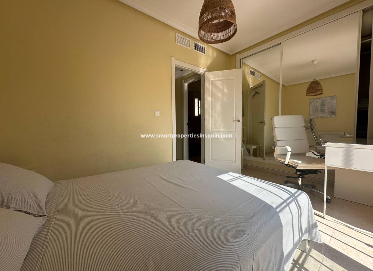 Wiederverkauf - Semi Detached Villa - La Marina - Urbanización La Marina