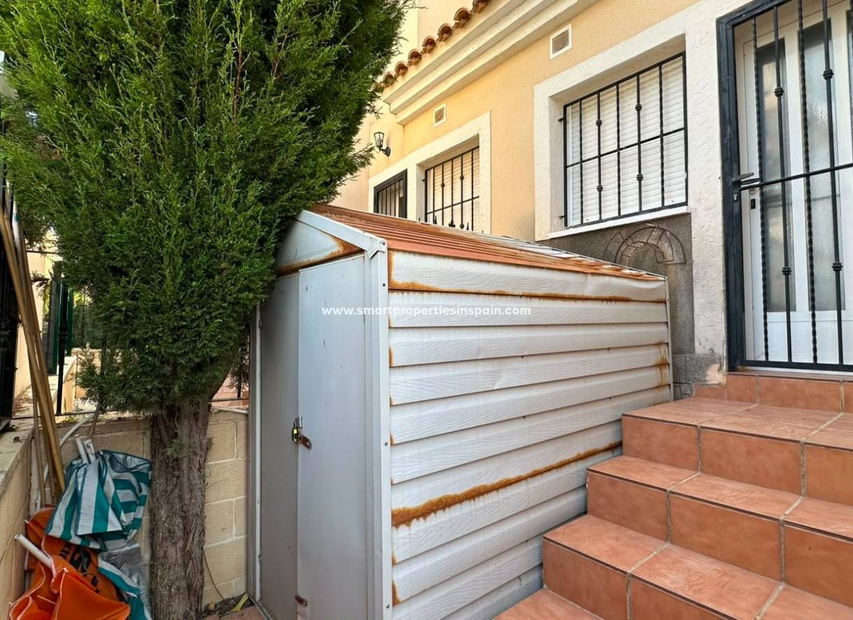 Wiederverkauf - Semi Detached Villa - La Marina - Urbanización La Marina