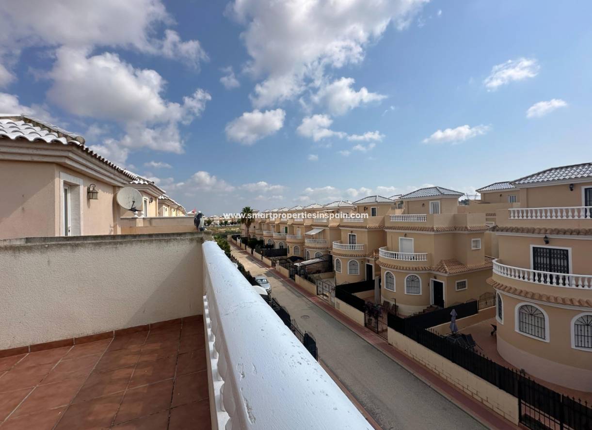Wiederverkauf - Semi Detached Villa - La Marina - Urbanización La Marina