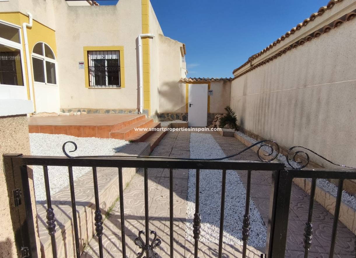 Wiederverkauf - Semi Detached Villa - Orihuela Costa